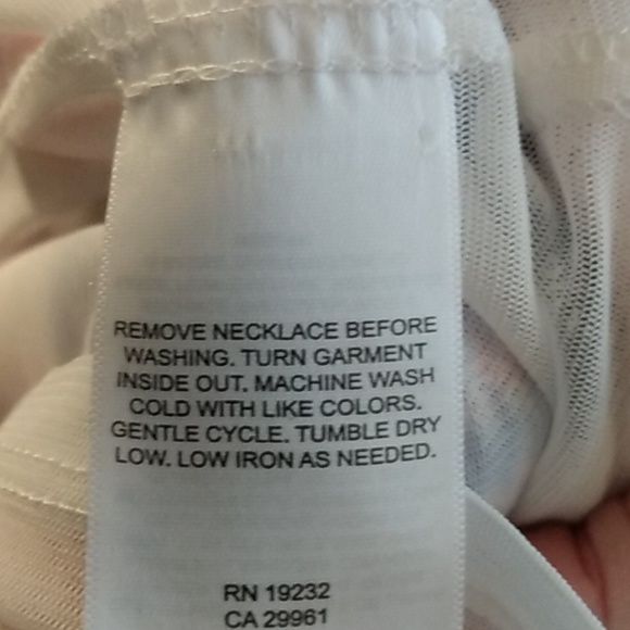 NWT Alfred Dunner 3/4 Sleeve Chevron Print Top w/attached necklace. size XL - Picture 6 of 9